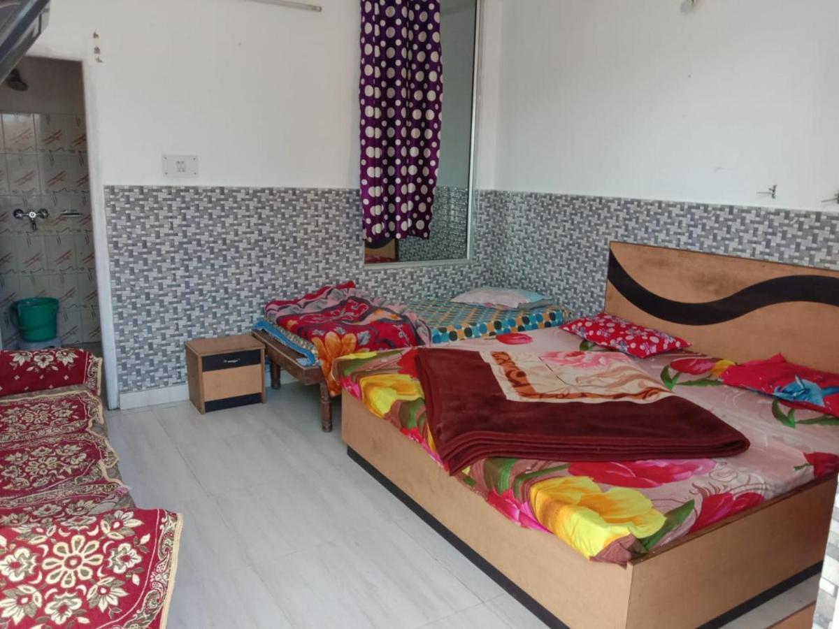 Anil Guest House Katra  Kültér fotó